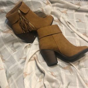 Sweat pea collection - Cognac Ankle Bootie Boots